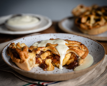 Load image into Gallery viewer, *NEW* Apple & Sultana Pie (Box of 4 x 165g)