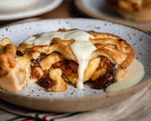 Load image into Gallery viewer, Sweet Pies Selection Box (Box of 4 x 165g)