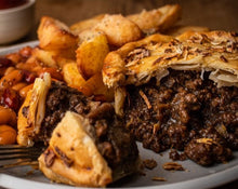 Load image into Gallery viewer, Minced Yorkshire Beef &amp; Onion (Pack of 6 x 250g)
