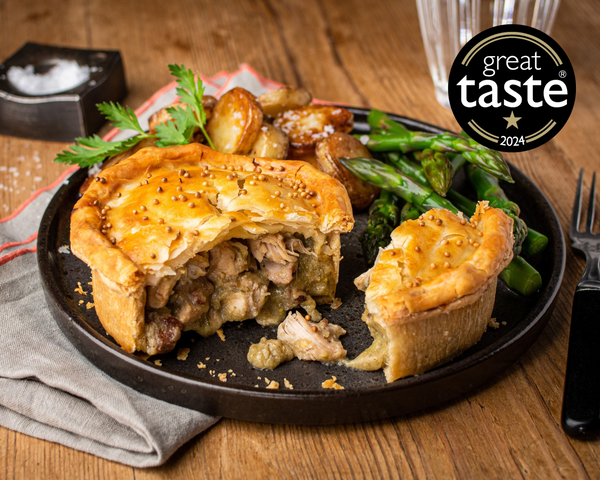Braised Herb Fed Chicken, Smoked Yorkshire Bacon & Leek Pie (Box of 6 x 250g)